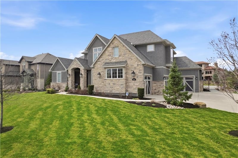 16120 Paradise St, Overland Park, KS 66221