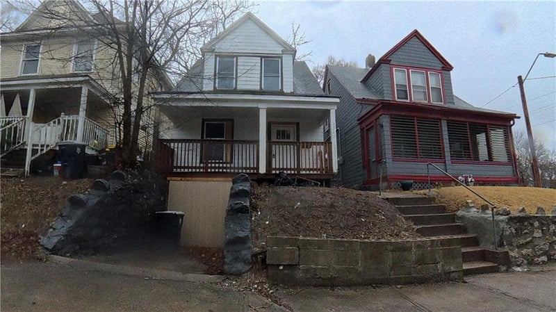 2202 Agnes Ave, Kansas City, MO 64127