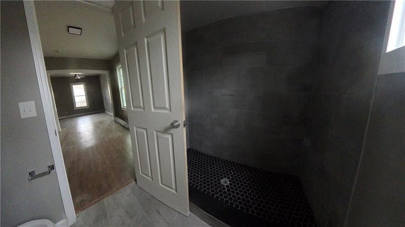 2202 Agnes Ave, Kansas City, MO 64127