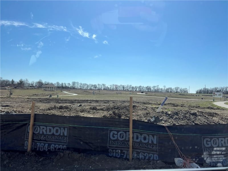 16917 Brentwood St, Olathe, KS 66062