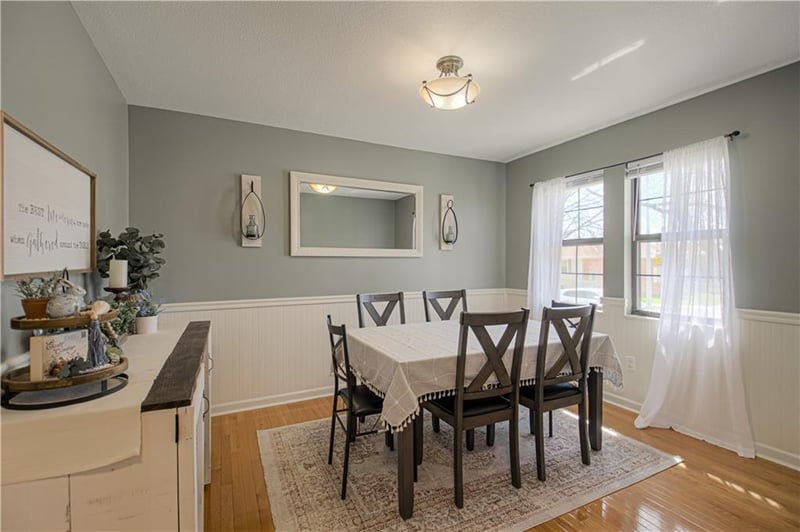 10501 Forest Ave, Kansas City, MO 64155