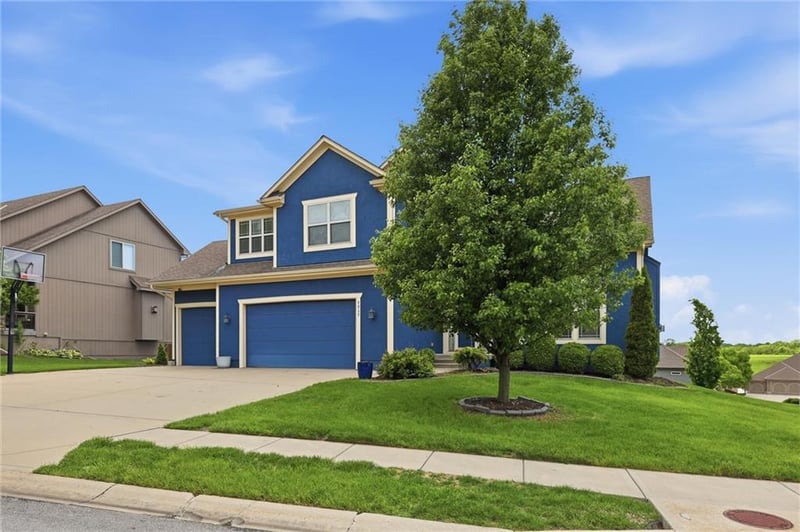 1217 Hampton Dr, Raymore, MO 64083