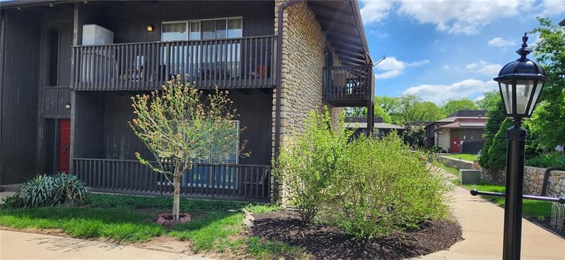 419 W 104th St #B, Kansas City, MO 64114