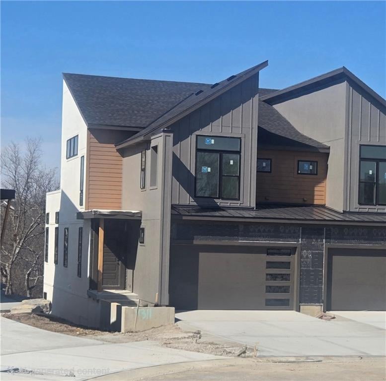 9303 Aminda St, Lenexa, KS 66227