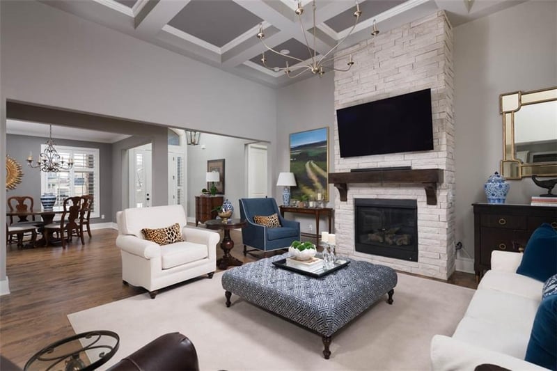 16132 Monrovia St, Overland Park, KS 66221