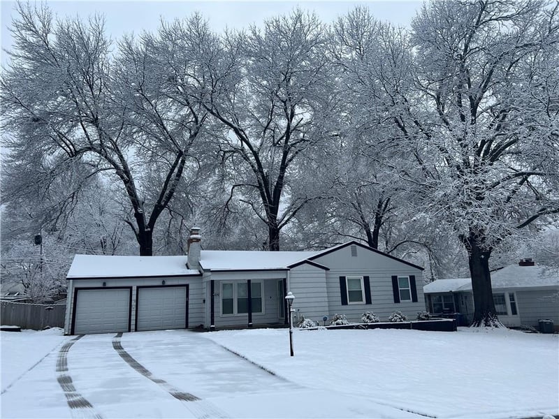 5409 65th Ter, Prairie Village, KS 66202