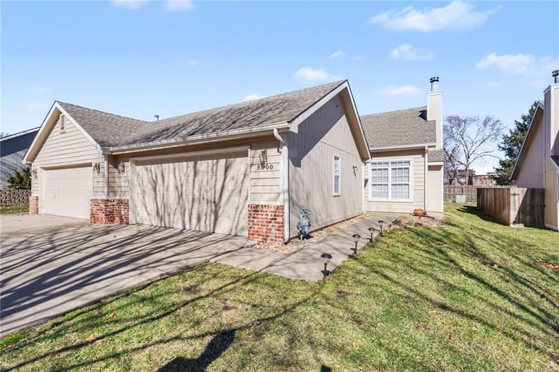 5200 Congressional Pl, Lawrence, KS 66049