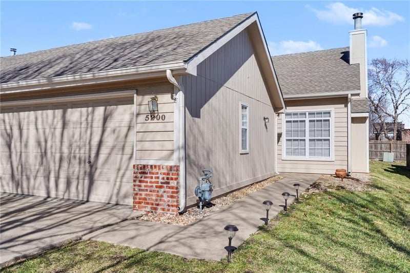 5200 Congressional Pl, Lawrence, KS 66049