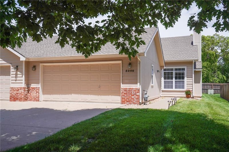 5200 Congressional Pl, Lawrence, KS 66049