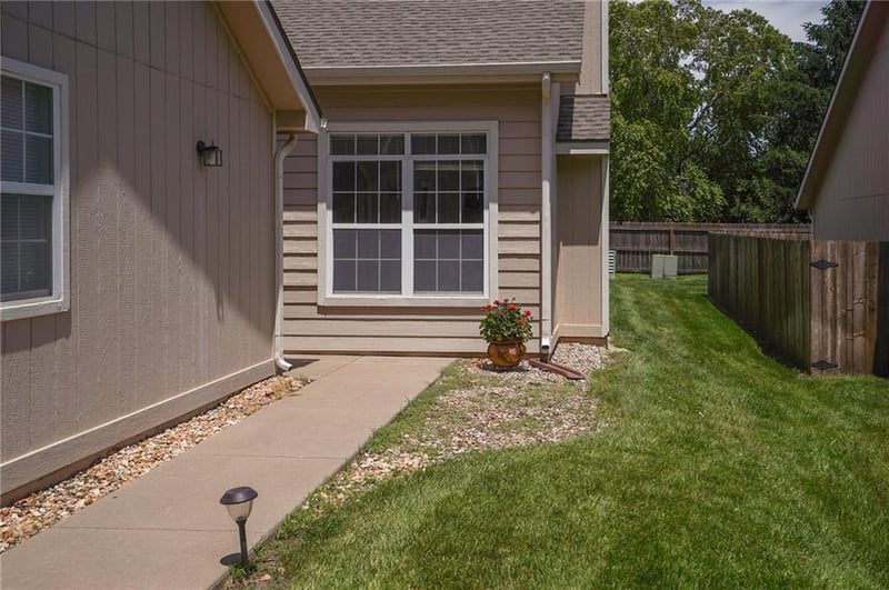 5200 Congressional Pl, Lawrence, KS 66049