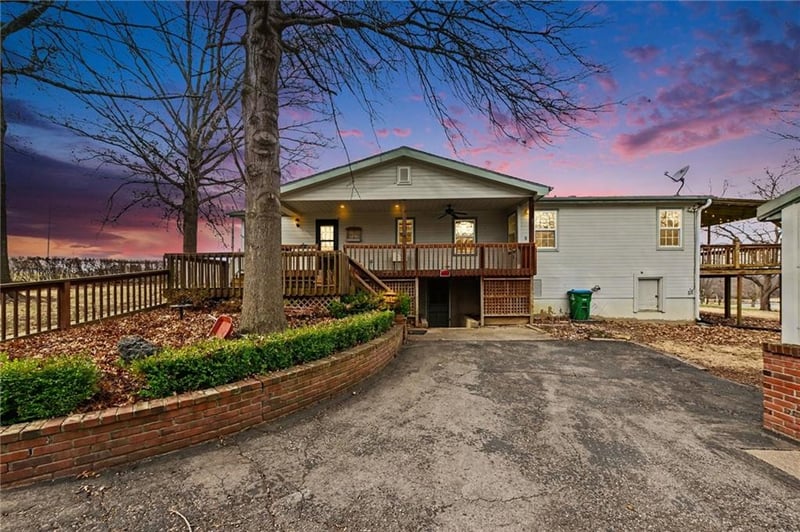 1492 Hook Rd, Lee's Summit, MO 64082