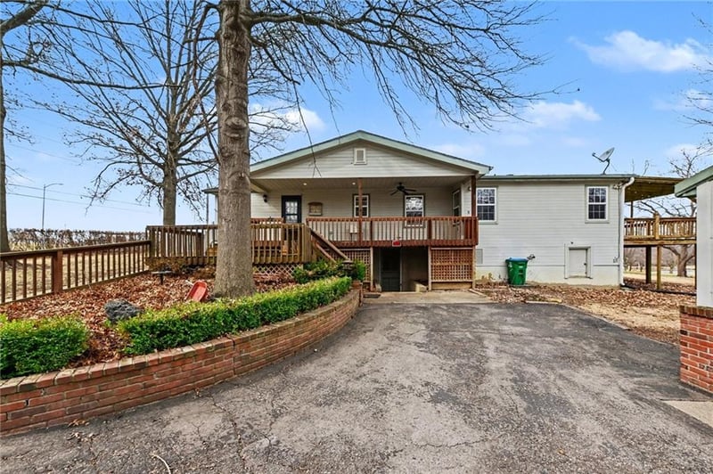 1492 Hook Rd, Lee's Summit, MO 64082