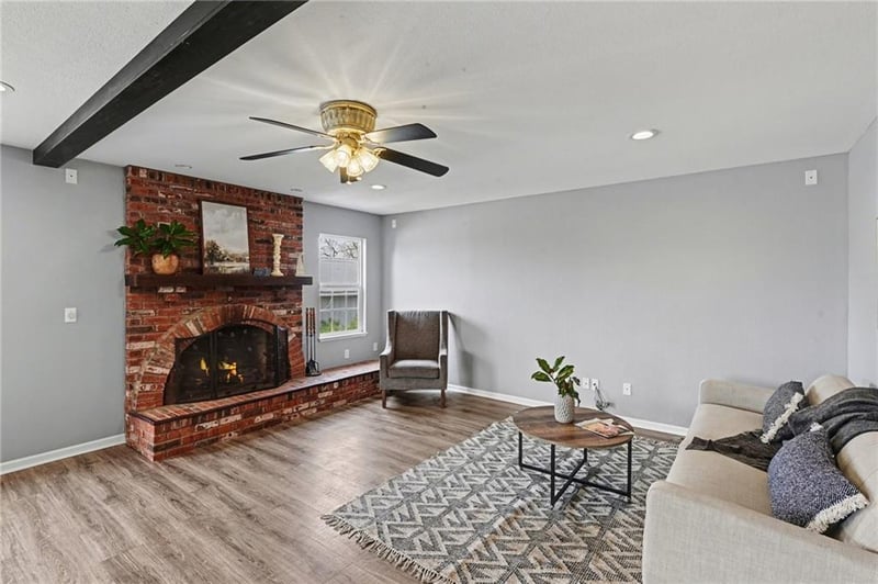1492 Hook Rd, Lee's Summit, MO 64082