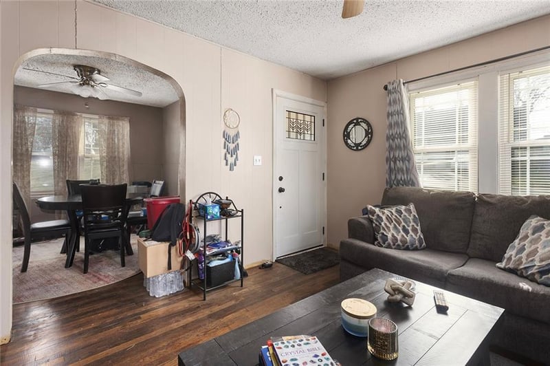 5330 Barnes Ave, Kansas City, MO 64119