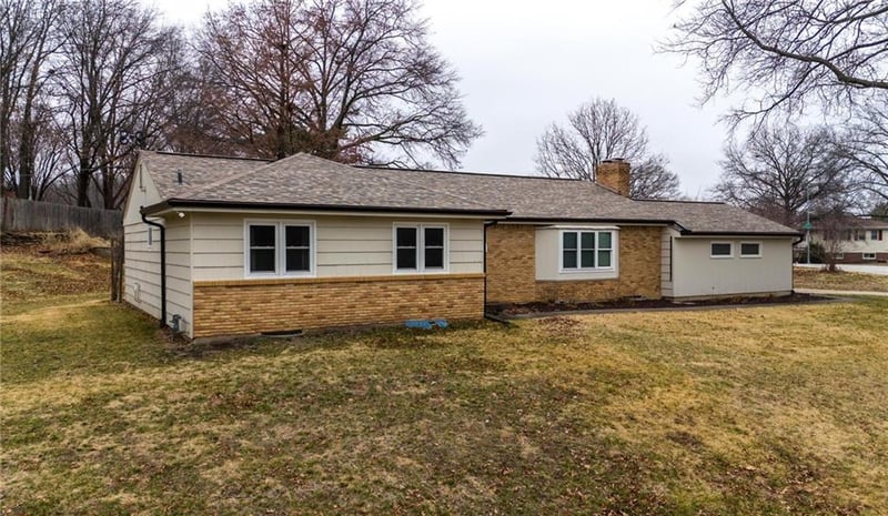 3106 Oakcrest Dr, Kansas City, MO 64151