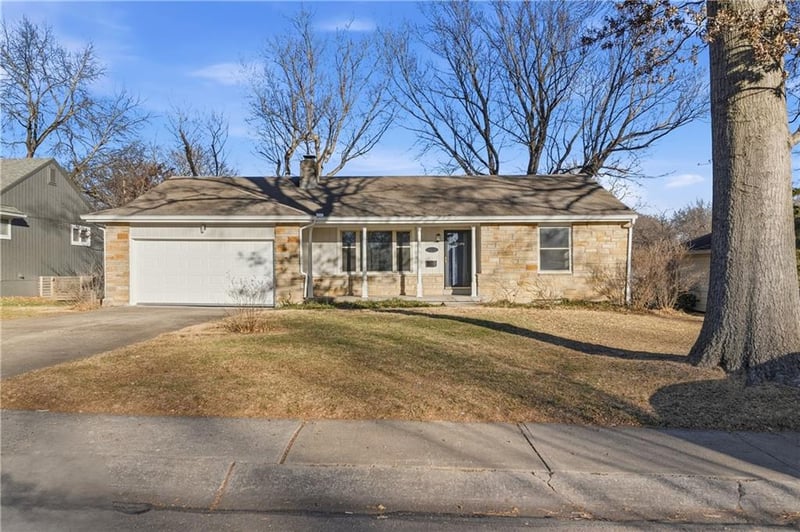 8701 Jarboe St, Kansas City, MO 64114