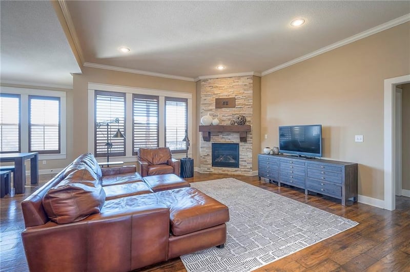 4328 Trotter Dr, Lee's Summit, MO 64082