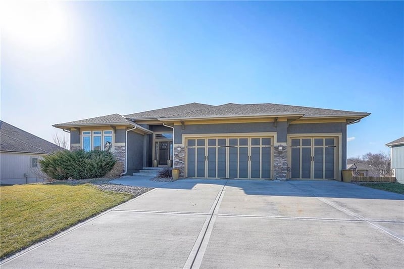 4328 Trotter Dr, Lee's Summit, MO 64082