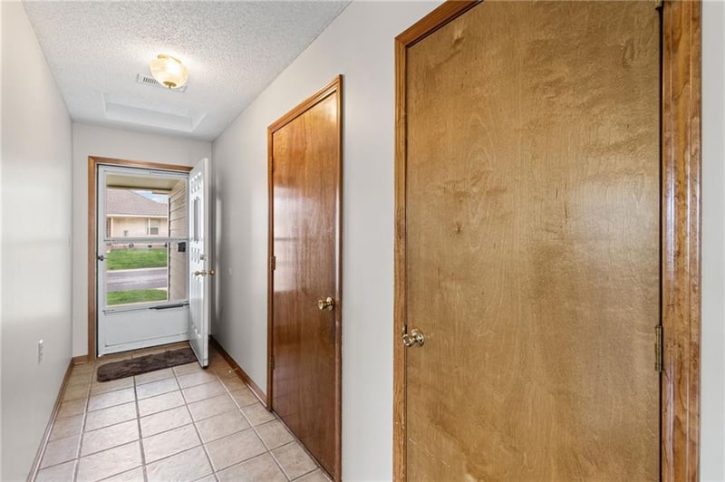 515 Saturn Dr, Raymore, MO 64083