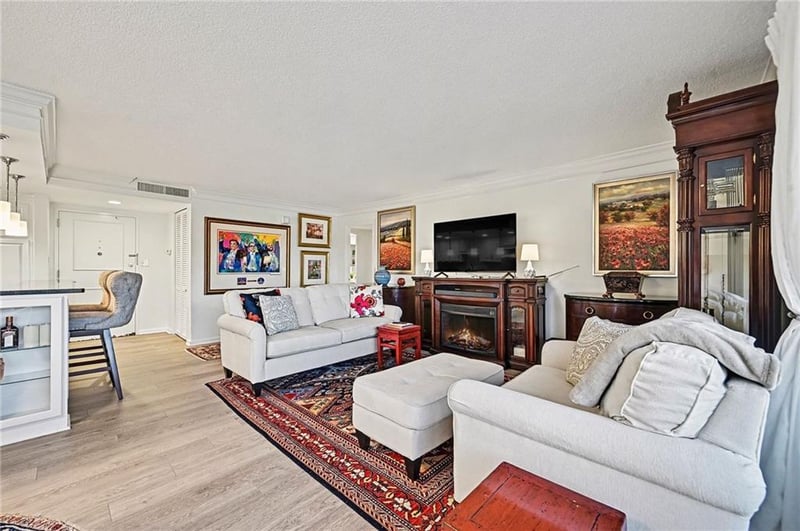 4545 Wornall Rd #610, Kansas City, MO 64111