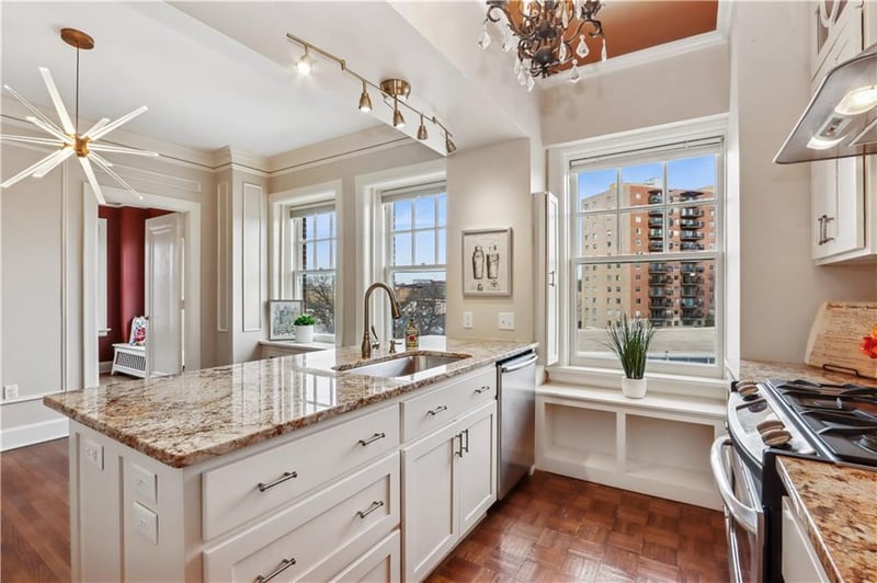 4618 Warwick Blvd #6F, Kansas City, MO 64112