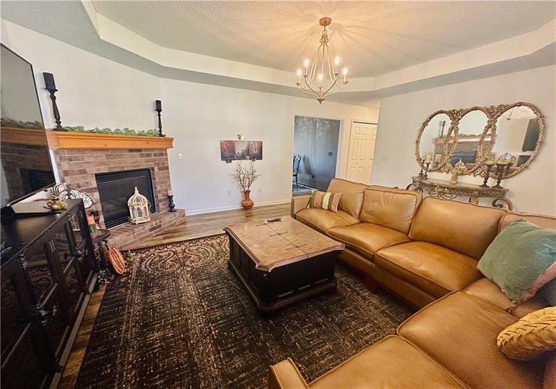 727 Country Ln, Raymore, MO 64083