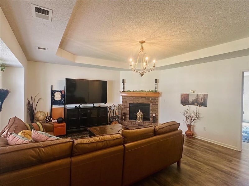 727 Country Ln, Raymore, MO 64083