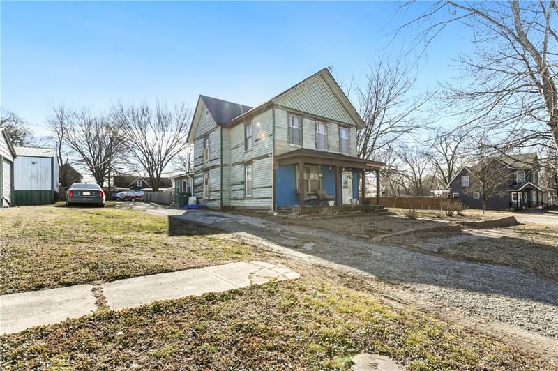 109 Miami St, Paola, KS 66071