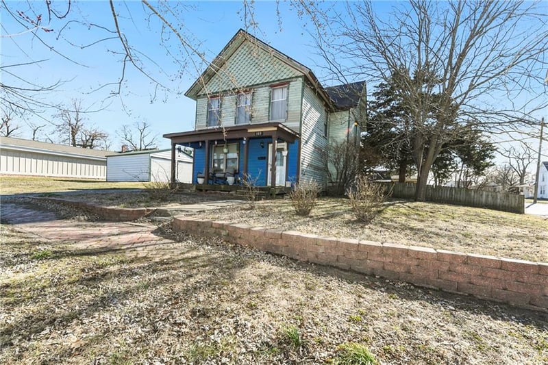 109 Miami St, Paola, KS 66071
