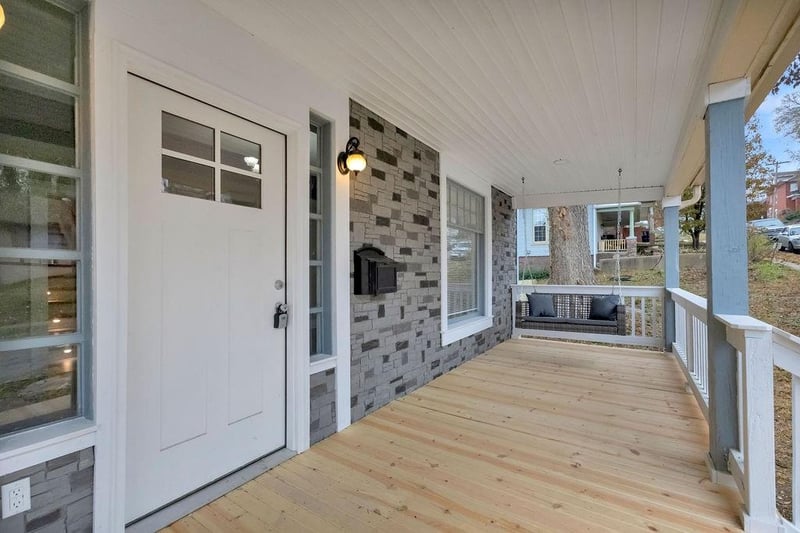 1407 Felix St, St Joseph, MO 64501