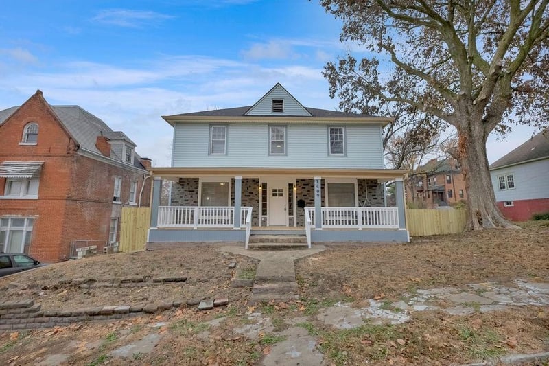 1407 Felix St, St Joseph, MO 64501