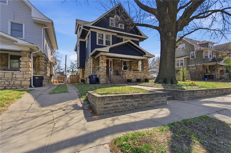 121 Lawn Ave, Kansas City, MO 64123