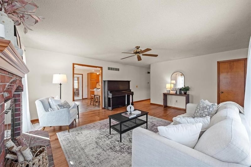 9007 Dry Dock Dr, Liberty, MO 64068