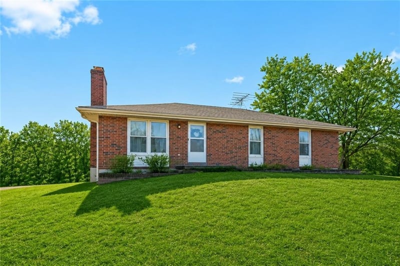 9007 Dry Dock Dr, Liberty, MO 64068