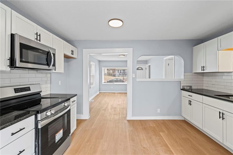 5752 College Ave, Kansas City, MO 64130