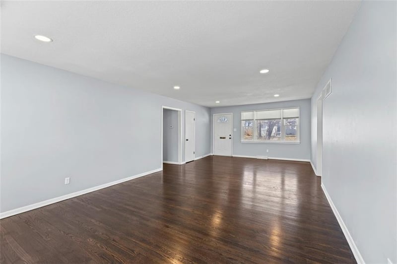 8401 Wayne Ave, Kansas City, MO 64131