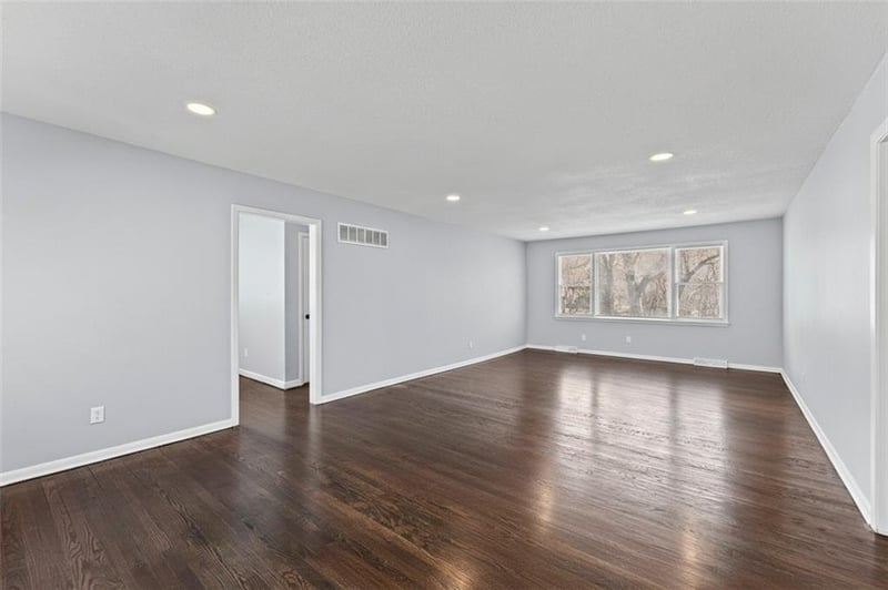 8401 Wayne Ave, Kansas City, MO 64131