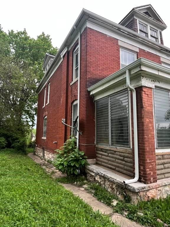 1010 Brooklyn Ave, Kansas City, MO 64127