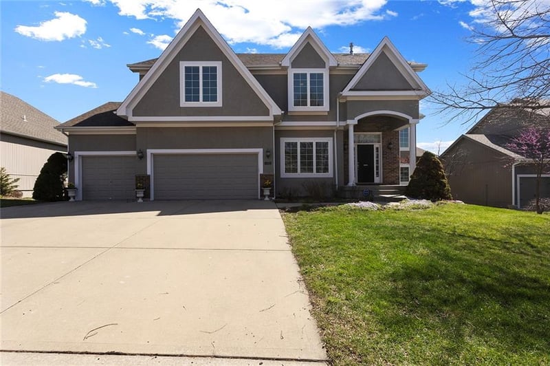 9409 Laurel Ave, Kansas City, MO 64157