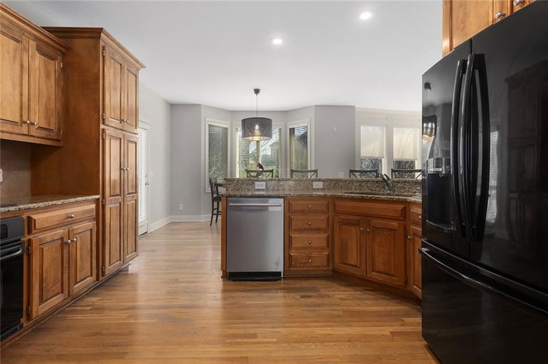 9409 Laurel Ave, Kansas City, MO 64157