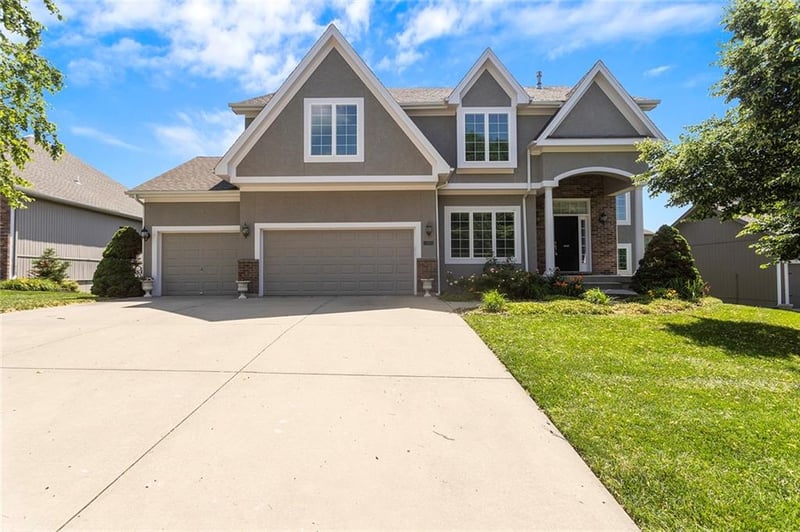 9409 Laurel Ave, Kansas City, MO 64157
