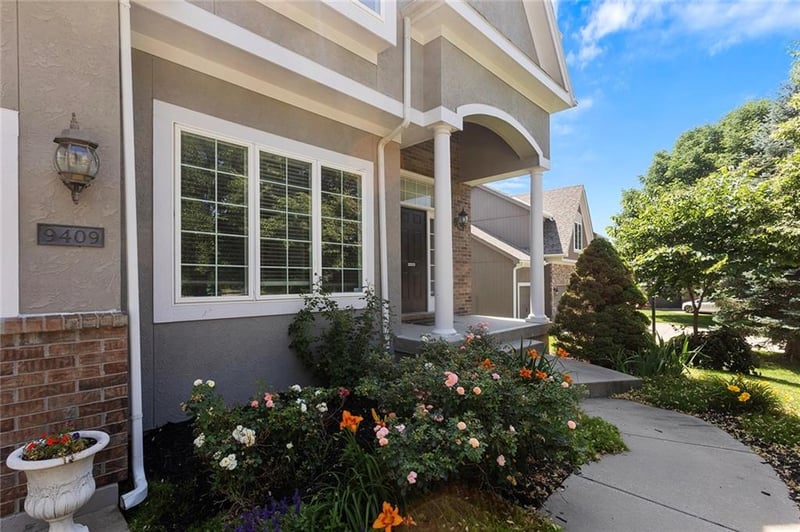 9409 Laurel Ave, Kansas City, MO 64157