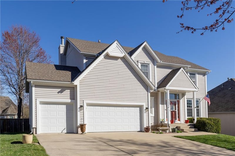 5604 152nd Pl, Overland Park, KS 66223