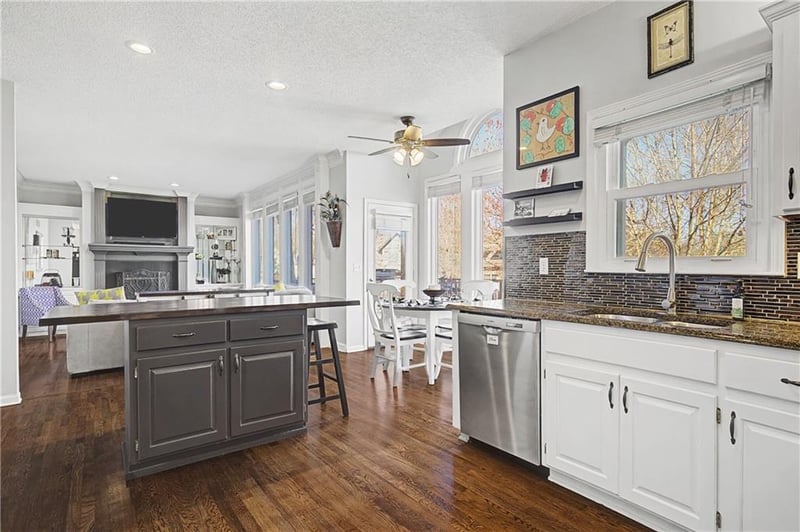 5604 152nd Pl, Overland Park, KS 66223