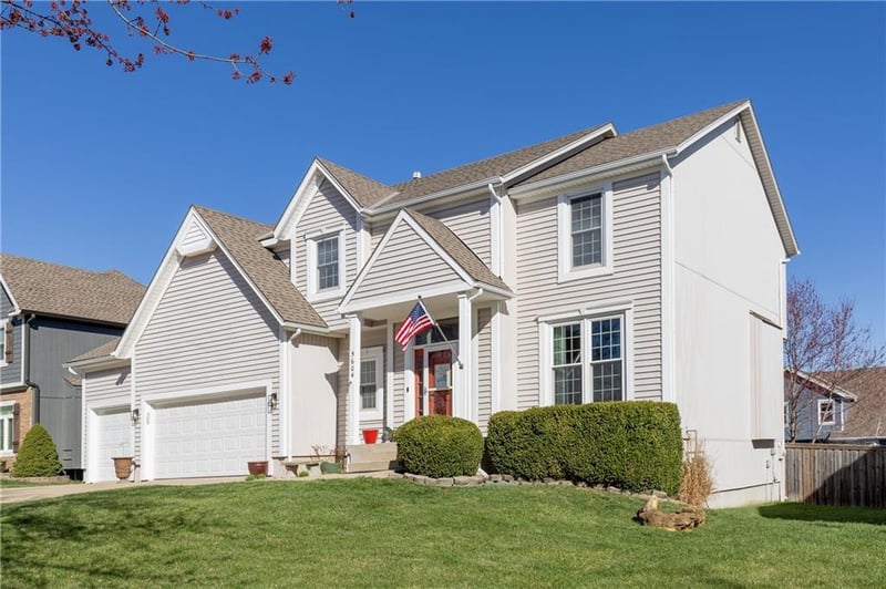 5604 152nd Pl, Overland Park, KS 66223