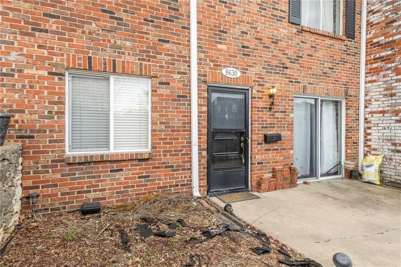 8630 85th St, Overland Park, KS 66212