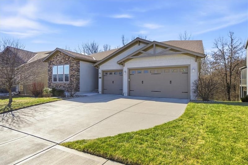 8005 NE 80th Ter, Kansas City, MO 64158