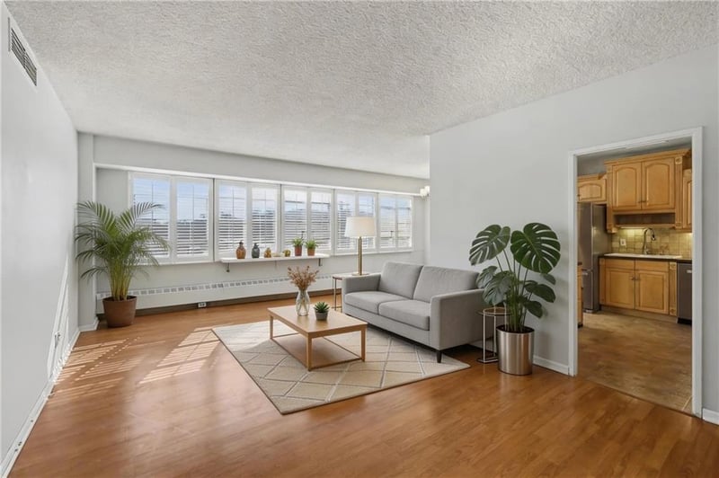 333 W Meyer Blvd #413, Kansas City, MO 64113