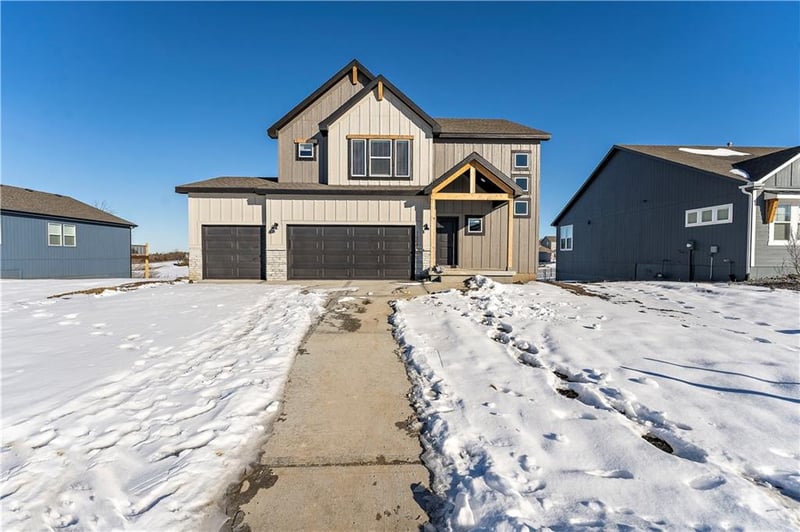 1503 Meadowlark Ct, Oak Grove, MO 64075