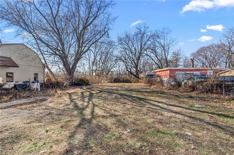 8122 Paseo Blvd, Kansas City, MO 64131